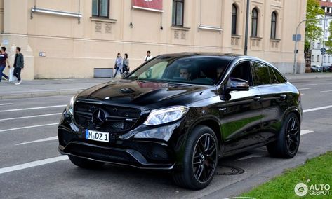 Mercedes Benz Interior Luxury, Benz Gle Coupe, Cars Mercedes Benz, Benz Interior, Mercedes Gle Coupe, Luxury Suv Cars, Mercedes Sport, Mercedes Benz Interior, Gle 63