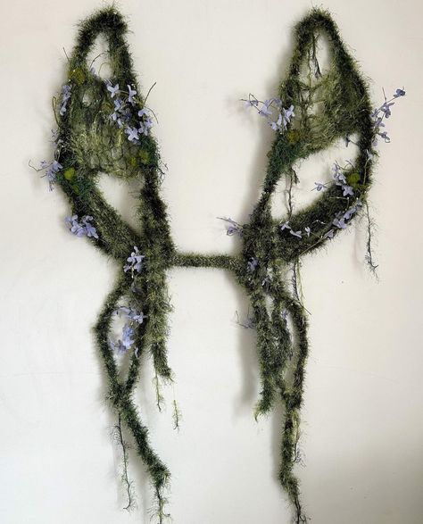 Ren Faire Costume Women Fairy, Dark Woodland Fairy Costume, Nature Fairy Costume, Nature Fairy Outfit, Fairy Ren Faire, Fae Costume, Moss Fairy, Fairy Costume Women, Diy Fairy Wings