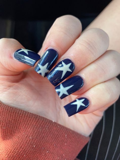 White Star Nails, Nail Art Designs For Beginners, Star Nail Designs, Disney Acrylic Nails, Easy Nail Art Designs, Blue And White Nails, Dark Blue Nails, Navy Nails, Navy Blue Nails