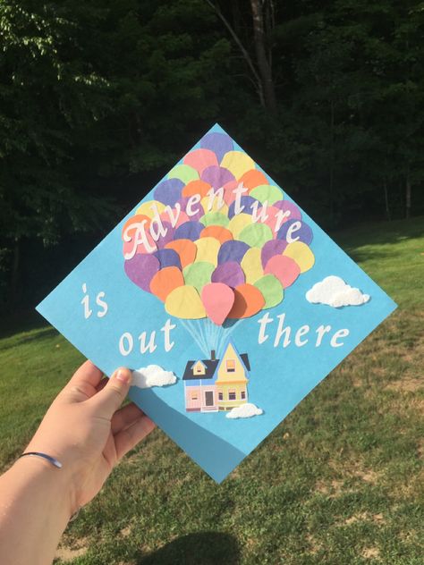 Disney Grad Caps, High School Graduation Cap Designs, Grad Cap Ideas, Disney Graduation Cap, Disney Graduation, College Grad Cap Ideas, Grad Cap Decorated, Graduation Cap Decoration Diy, High School Graduation Cap