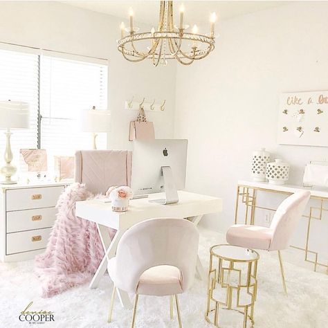 A beautiful and luxurious home office design with pink, white and gold accents. Pink Home Offices, Pink Home Office, Feminine Home Offices, Pink Office, White Desk, Plush Carpet, Chic Office, Home Office Space, Office Room