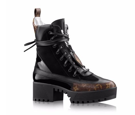 Louis Vuitton Laureate Platform Desert Boot Botas Louis Vuitton, Laureate Platform Desert Boot, Monogram Shoes, Monogram Boots, Bahia Brazil, Patent Boots, Desert Boot, Patent Leather Boots, Boots Platform