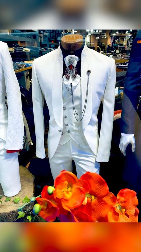 Suits For Men Prom, Men Designer Suits, Men Prom Suits, Boy Prom Outfit, Mens White Suit, Prom Outfits For Guys, Outfits For Guys, Men Prom