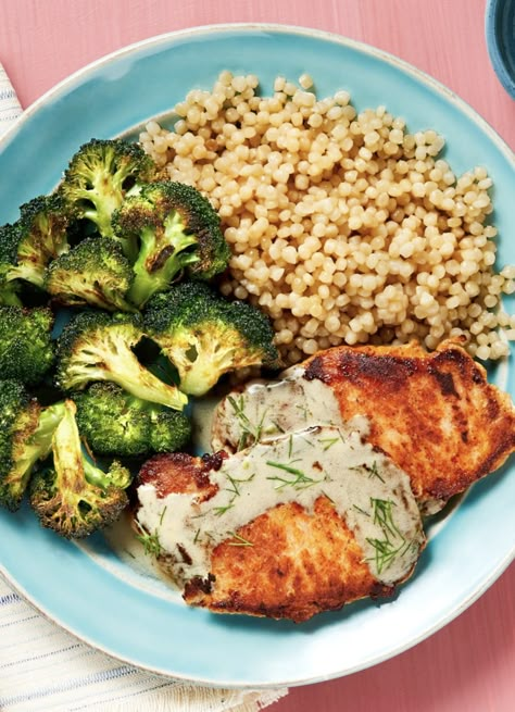 Easy pork recipe with couscous and broccoli | More recipes on www.HelloFresh.com Hello Fresh Chicken Pot Pie, Hello Fresh Menu, Pork Cutlets Recipe, Mustard Pasta, Hello Fresh Chicken, Easy Pork Recipe, Hellofresh Meals, Hello Fresh Dinners, Pork Cutlet Recipes