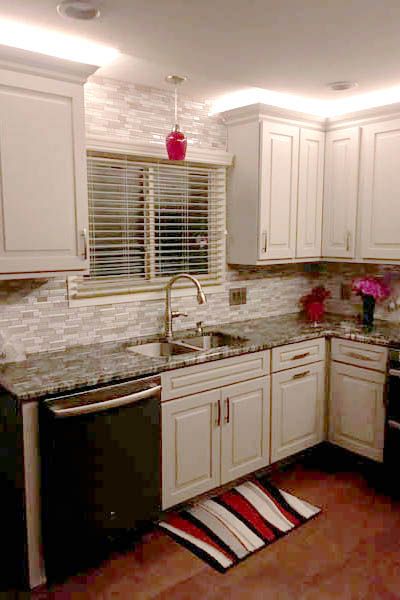 Lights Above Kitchen Cabinets, Kitchen Cabinets Lighting, Top Kitchen Cabinets Decor, Above Cabinet Lighting, Over Cabinet Lighting, Top Of Kitchen Cabinets, Top Kitchen Cabinets, Microwave Cabinet, Top Of Cabinets