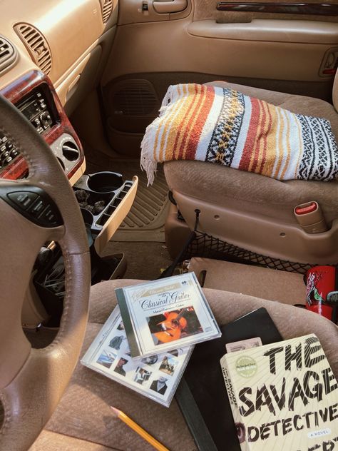 Car Tan Interior Decor, Surfer Car Aesthetic, Packed Car Aesthetic, Country Car Aesthetic, Mini Van Decoration Ideas, Mini Van Aesthetic, Cozy Car Interior Ideas, Retro Car Decor, Country Car Decor