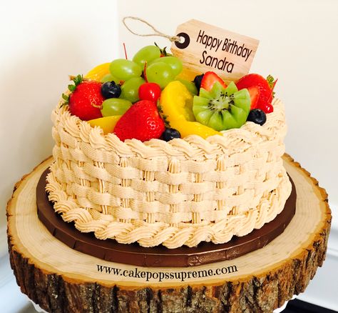 Basket cake, orange cake filled with peach Fruit Basket Cake, Two Tier Cake With Fruit, Orange Fruit Cake Design, Basket Cake, Mix Fruit Cake Decoration, Fruit Basket Cake Recipe, Simple Fruit Cake Design, Birthday Cake With Fruit On Top, Basket Cake Design