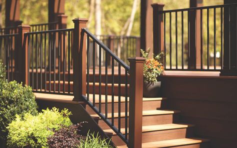 Low Maintenance Trex Railing - POCO Building Supplies Deck Stair Railing, Aluminum Railing Deck, Front Porch Railings, Outdoor Stair Railing, Deck Railing Design, Step Railing, Railings Outdoor, Wooden Deck, Wood Steps