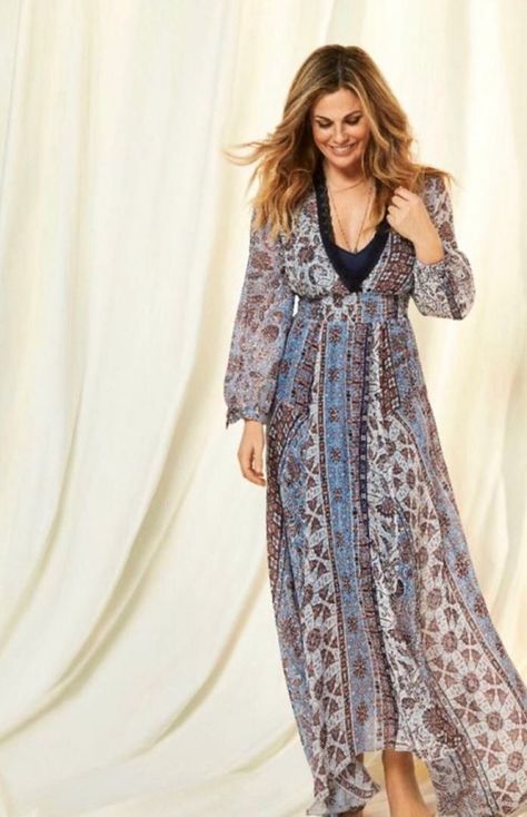 Copiare il look di Vanessa Incontrada: outfit semplici, femminili e boho chic Stile Hippie Chic, Stile Boho Chic, Chic And Curvy, Actor Photo, Hippie Chic, Boho Outfits, Boho Chic, Maxi Dress, Actors