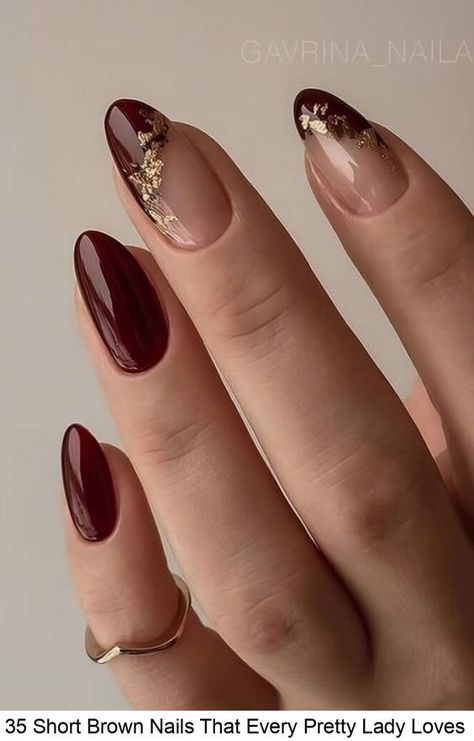 Simple And Classy Nail Designs, Simple Brown Nails Short, Nail Art For Diwali, Pretty Gel Nails Short, Nails For Diwali, Diwali Nail Art Designs, Nail Art Minimalist Trends, Brown Gold Nails, Diwali Nails