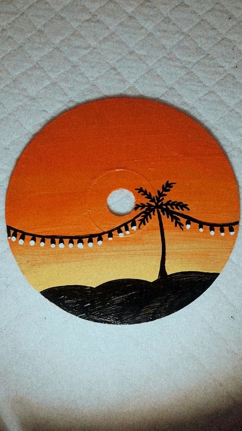 Cute Record Paintings, Ideas Para Pintar Cds, Cd Design Ideas Cd Art, Dvd Pintados, Circle Painting Ideas Easy, Cd Art Ideas, Cd Painting Aesthetic, Circle Abstract Art, Cd Painting Ideas