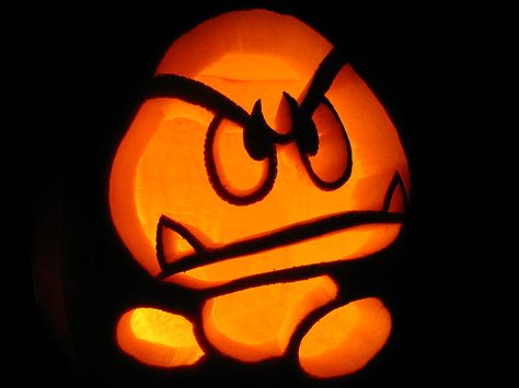 Goomba pumpkin #Halloween Toad Pumpkin Carving, Toad Pumpkin, Mario Pumpkin, Minion Pumpkin Carving, Mario Goomba, Pumkin Ideas, Pumpkin Carving Template, Minion Pumpkin, Halloween Pumpkin Stencils