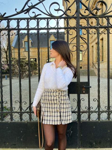 Spring old money inspired outfit with Ralph Lauren Sweater and Tweet Skirt. Tweet Skirt Outfit, Spring Old Money, Old Money Outfit Ideas, Elegant Fits, Quite Luxury, Dinner Outfit Summer, Suhana Khan, Elegant Summer Outfits, Old Money Outfit