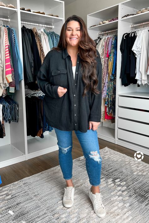 Plus Size Jean Shirt Outfit, Plus Size Crop Jeans Outfit, Plus Size Worship Leader Outfit, Tshirt Outfit Plus Size Casual, Lumberjane Outfit, Cool Mom Outfits Plus Size, Aerie Lumberjane Waffle Shirt, Aerie Lumberjane Waffle Shirt Outfit, Plus Size Fall Outfits 2024