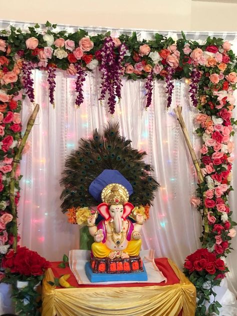 Mandap Decor For Ganpati, Ganesh Chaturti Decorations Diy, Balganesh Decoration At Home, गणपति डेकोरेशन At Home, Vinayaka Chavithi Decoration At Home, Small Ganpati Decoration At Home, Ganesh Decoration Ideas Home Decor, Ganapati Bappa Morya, Bappa Decoration