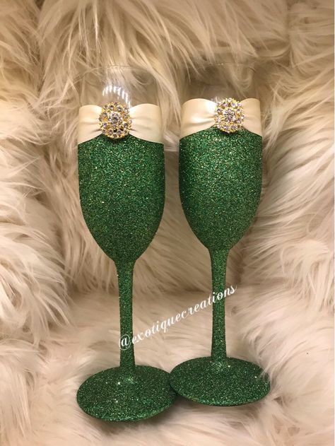 Excited to share this item from my #etsy shop: Emerald Green and Ivory Toasting Flutes, Champagne Glasses, Emerald Green Copas Quince, Emerald Green Champagne Glasses, Emerald Green Centerpieces, Quinceanera Decor, Glass Decor Ideas, Wedding Cake Setting, Zelda Wedding, Sweet 16 Centerpieces, Wedding Color Schemes Spring