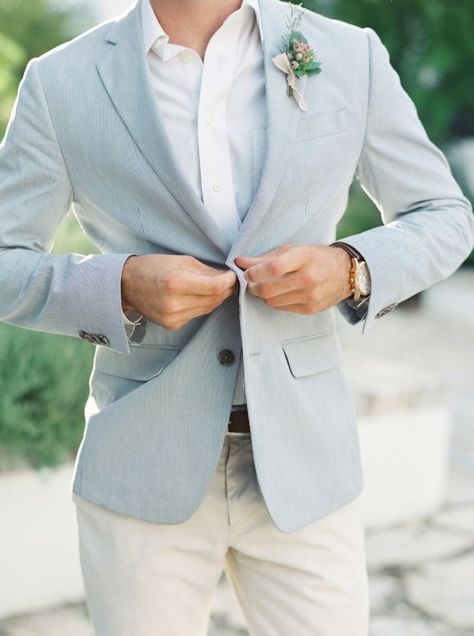 Menswear doesn't have to be boring! Love this light blue jacket Beach Wedding Groom Attire, Beach Groom, Beach Wedding Groom, Beach Wedding Suits, Summer Wedding Suits, Wedding Groomsmen Attire, Casual Grooms, Making A Wedding Dress, Light Blue Jacket