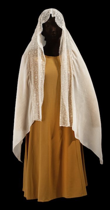 Jewish Dress Traditional, Ancient Jewish Clothing, Traditional Jewish Clothing, Orthodox Jewish Fashion, Orthodox Fashion, Jewish Woman Clothing, Hebrew Culture, Jewish Inspiration, Jewish Clothing