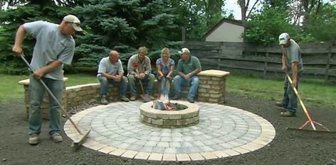 Diy Fire Pit Ideas, Fire Pit Essentials, Circular Patio, Outside Fire Pits, Fire Pit Materials, Fire Pit Ring, Backyard Fire Pit, Round Patio, Fire Pit Landscaping