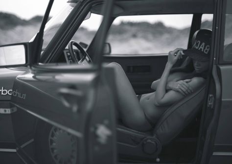 saab photoshoot Saab 900 Turbo, Cowgirl Photoshoot, Classic Car Photoshoot, Western Photoshoot, Jeep Photos, Bouidor Photography, Car Poses, Lingerie Shoot, Saab 900