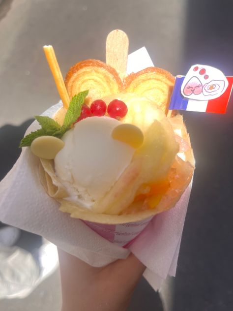 Japanese Crepes Aesthetic, Crepes Ideas, Crepe Dessert, Dessert Japanese, Vintage Sweets, Japanese Crepe, Japanese Crepes, Japanese Harajuku, Japanese Dessert