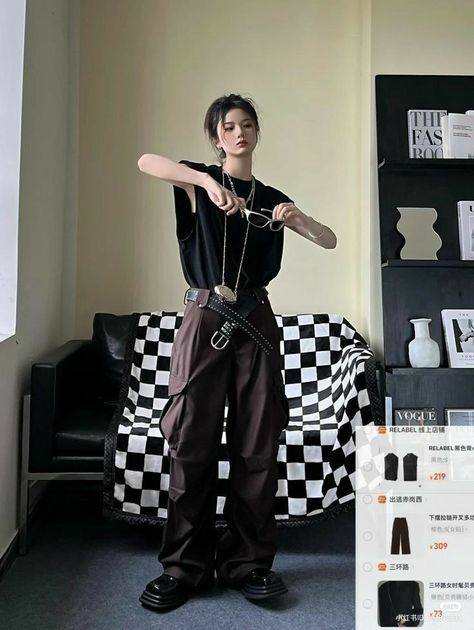 Girl Masculine Outfits, Outfit Ideas Masculine Girl, How To Look Masculine As A Girl, Edgy Tomboy Fashion, Masculine Girl Outfits, Masculine Girls, Masculine Girl, Rare Clothing, Gender Fluid Fashion