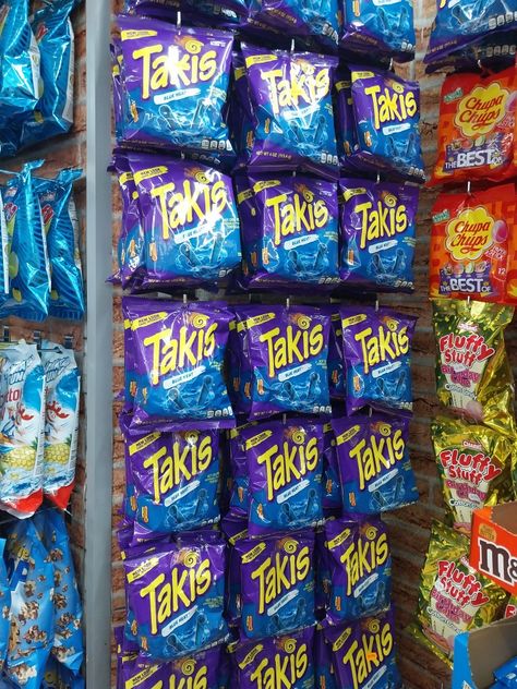 Comida picante Takis Taxis azules Taxis Chips, Takis Recipe Ideas, Takis Recipe, Blue Takis, Glow In Dark Party, Blue Birthday Parties, Hot Chip, Birthday Basket, Cool School Supplies