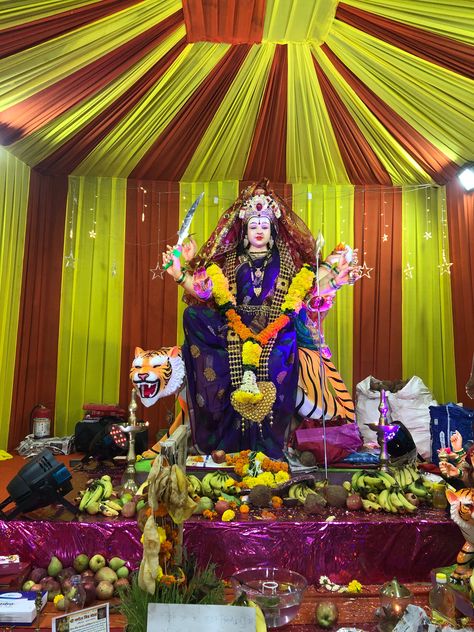 Pandal Decoration, Navratri Devi Images, Alter Decor, Ganesh Chaturthi Decoration, Themed Wedding Decorations, Ganpati Bappa Photo, Ganpati Decoration At Home, Ganapati Decoration, Decoration For Ganpati