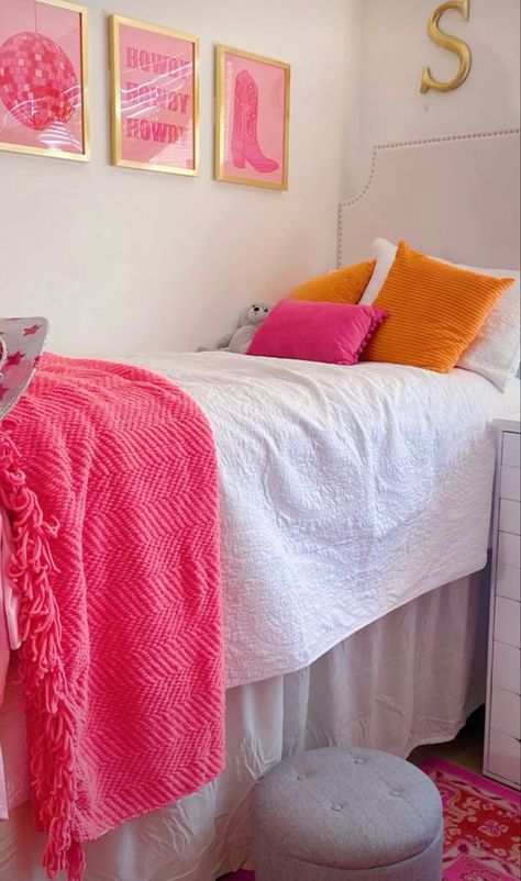 Trendy Pink Bedroom, White Dorm Room Ideas With Pops Of Color, Sunset Dorm Room Ideas, Pink Orange Blue Bedroom, Dorm Room Theme Ideas, Preppy Couch, Pink And Orange Dorm Decor, Hot Pink And Orange Dorm Room, Clemson Dorm Room