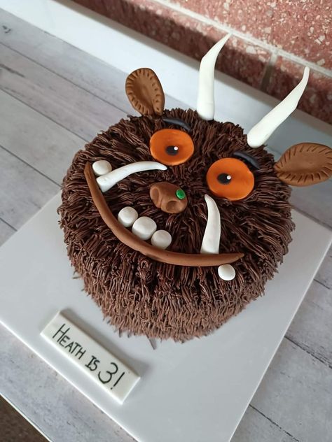 Julia Donaldson Birthday Party, Gruffalo Birthday Party, Gruffalo Party Decorations, Grufallo Cake, Gruffalo Cake, Gruffalo Birthday Cake, Gruffalo 2nd Birthday, The Gruffalos Child Activities, Bowie Birthday