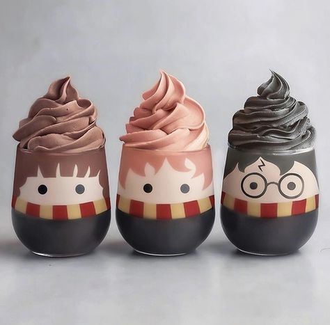 Harry Potter Desserts, Harry Potter Cups, Harry Potter Cupcakes, Citate Harry Potter, Harry Potter Birthday Cake, Glume Harry Potter, Cute Harry Potter, Harry Potter Food, Harry Potter Cake