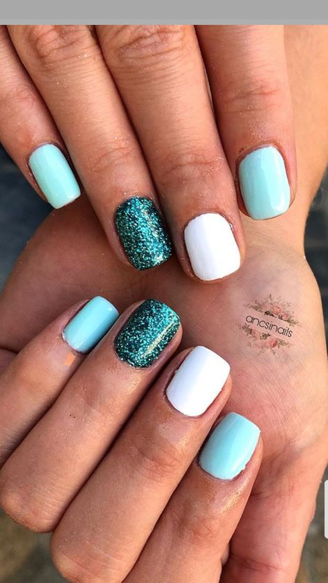 Blue Color Nail Ideas, Summer Nails 2023 Vacation, Teal And White Nail Designs, Vacation Nails Dip, Beach Nails Vacation Simple Dip, Turquoise Short Nails, Teal Beach Nails, Beach Gel Nails Ideas, March Gel Nails Ideas