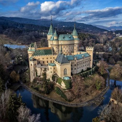 Bojnice Castle, Old Libraries, Medieval Life, Neuschwanstein Castle, Disneyland Park, Fantasy Places, Beautiful Castles, Dream Travel Destinations, Medieval Castle