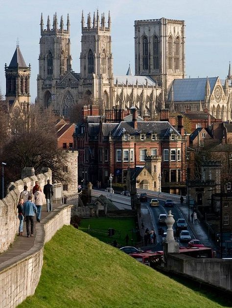 Minster from City Walls.. York, England (by alh1 on Flickr) Future Aesthetic, York England, York Minster, England And Scotland, England Travel, Travel Itinerary, Yorkshire, Wales, Travel Inspiration