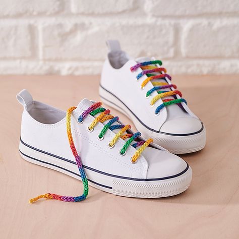 Crochet Shoe Laces, Crochet Shoe, Rainbow Laces, Simply Crochet, Crochet Geek, Green Craft, Vintage Photoshoot, Tie Pattern, Rainbow Crochet