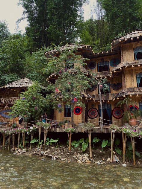 Cat Cat Village Vietnam, Vietnam Waterfalls, Southeast Asia Aesthetic, Vietnam Village, Travelling Vietnam, Hmong Village, Cat Cat Village, Vietnam Architecture, Vietnam Sapa