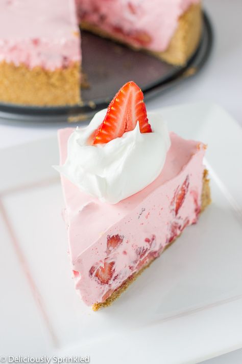 Strawberry And Cream Pie, No Bake Strawberry Pie, Strawberry Jello Pie, Baked Strawberry Pie, Strawberry Cream Pie, Baking Recipes Pie, Strawberry Cream Pies, Recipes Strawberry, Strawberry And Cream