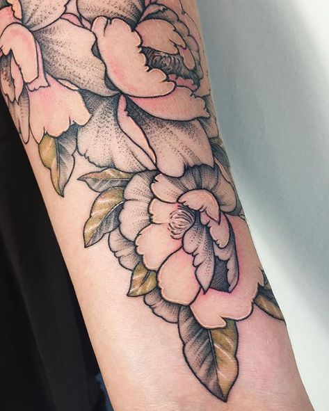 ♔ @enticemedear ♔ Mujeres Tattoo, Peony Tattoo, Peonies Tattoo, Tattoo Me, Tattoo Arm, Tattoo Love, Disney Tattoos, Trendy Tattoos, Ink Ideas