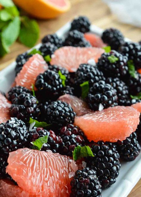 grapefruit segments, blackberries and mint Grapefruit Recipes, Easy Fruit Salad Recipes, Fruit Salad Recipe, Perfect Healthy Breakfast, Fruit Salad Easy, Eat Fresh, Fresh Fruit Salad, Fruit Dishes, Fruit Salad Recipes