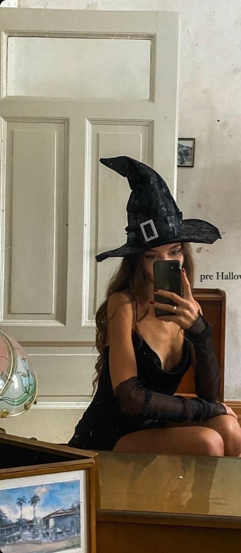 Witch Halloween Costume Aesthetic, Witch Costumes For Women Diy, Witchy Halloween Costumes, Witch Costume Aesthetic, Witch Halloween Outfit, Halloween Costumes Witch, Black Dress Halloween, Black Witch Costume, All Black Halloween Costume