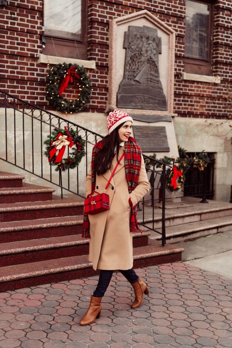 New York Christmas Outfits, New York Christmas Aesthetic, Nyc Fits, Voyage New York, Trendy Christmas Outfits, Nyc Christmas, Nyc Girl, Be Grateful, Christmas Fashion