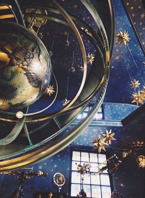 Ravenclaw Style, Ravenclaw Common Room, Pictures Of The Sun, Ravenclaw Aesthetic, Aesthetic Galaxy, Star Constellation, Astronomy Lover, Style Lookbook, Common Room