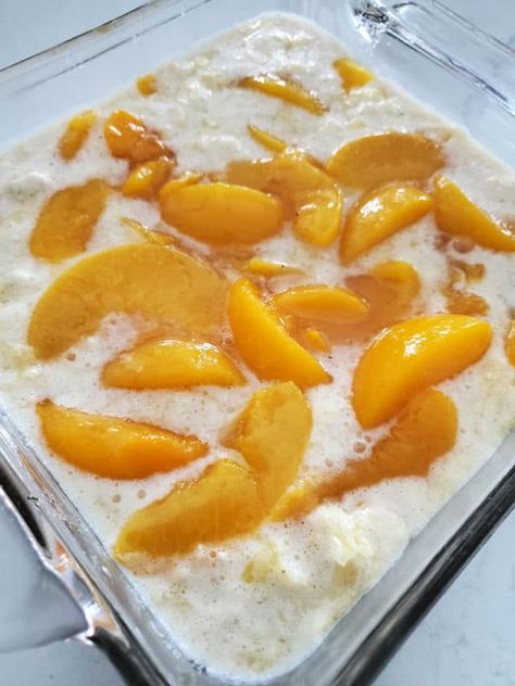 Upside Down Peach Cobbler, Frozen Peach Cobbler Recipe, Bisquick Peach Cobbler, Cooking Deserts, Cobbler With Bisquick, Can Peach Cobbler, Canned Peach Cobbler Recipe, Good Peach Cobbler Recipe, Peach Cobbler With Bisquick