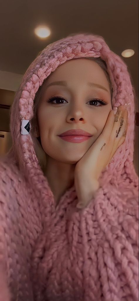 hq pic from ariana’s tik tok 🫧 could be used for wallpaper, pfp, etc… My Everything Ariana Grande, Ariana Grande Cat, Ariana Grande Lockscreen, Niki Nicole, Ariana Grande Images, Ariana Grande Album, Ariana Grande Cute, Ariana Grande Style, Ariana Grande Photoshoot