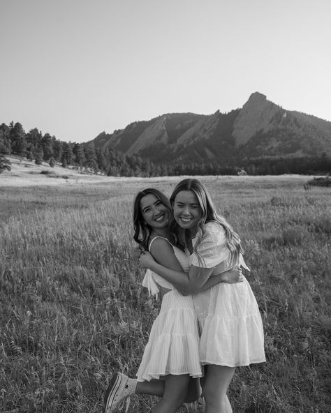 Seniors 🥹 this was my first senior photoshoot and I love how it turned out! I had a blast with these twin sisters 💛 #photographer #photography #couplesphotography#coloradophotographer #couplesphotoshoot #denverphotographer#candidphotography#engagementphotoshoot #engagement #naplesphotographer #fortmyersphotographer #seniorphotographer #seniorphotos #seniorphotography Senior Pictures For Twins, Sister Photo Shoot Ideas, Best Friend Senior Pictures, Photoshoot Ideas Friends, Best Friend Photoshoot Ideas, Twin Senior Pictures, Friend Senior Pictures, Sister Shoot, Sibling Photoshoot