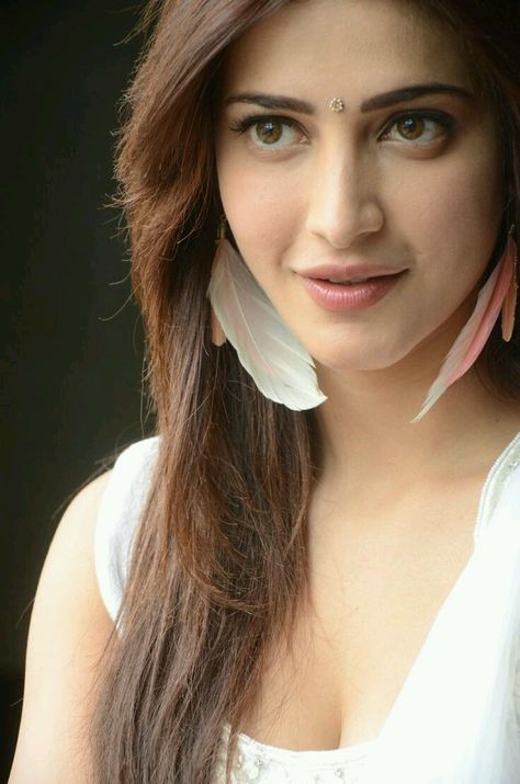 Shruti Hasan, Shruti Haasan, Shruti Hassan, Bollywood Celebrities, India Beauty, Actress Photos, Desi Beauty, Bollywood Actress, Long Hair