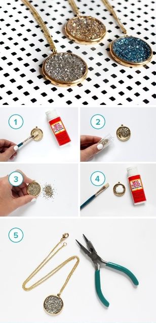 DIY Cabochon pendant Diy Cabochon Earrings, Diy Jewelry For Beginners, Diy Cabochon, Diy Necklaces, Diy Jewelry Gifts, Diy Jewelry Tutorials, Cabochon Earrings, Diy Collier, Jewerly Making