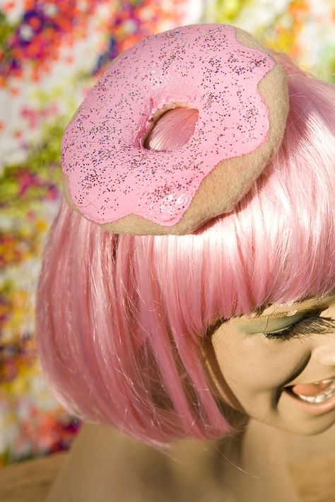 Baker's Dozen: A Batch of Sweet Links! Mad Hatter Cosplay, Donut Hat, Purim Costumes, Pink Donut, Happy Stuff, Cute Donuts, Unicorns And Mermaids, Crazy Hats, Pink Donuts