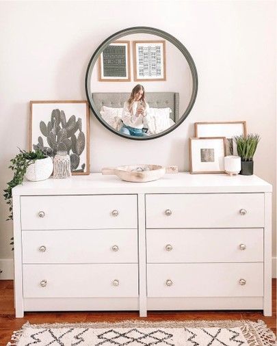 Decorate Top Of Dresser, Decorate Dresser Top, Dresser Top Ideas, How To Decorate A Dresser, Top Of Dresser Decor, White Dresser Decor, Dresser Top Decor, Dresser Decor Bedroom, Room Needs