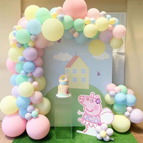 Peppa Pig Party Ideas, Pig Party Ideas, Pig Birthday Decorations, Pig Birthday Theme, Peppa Pig Birthday Decorations, Peppa Pig Balloons, Peppa Pig Party Decorations, Peppa Pig Birthday Party Decorations, Peppa Pig Decorations